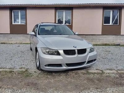 Second-hand BMW 320 163 CP (119 kW) 2005 Berlinǎ