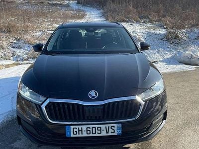 Culoarenegru Utilizat 2022 Skoda Octavia Break | 13.500 EUR (Preț bun)