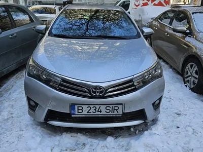 Second-hand Toyota Corolla 100 CP (73 kW) 2016 Argintiu Berlinǎ