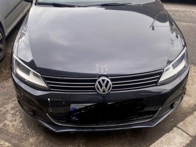 second-hand VW Jetta vând urgent