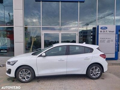 Culoarealb Nouă 2025 Ford Focus Hatchback | 23.801 EUR