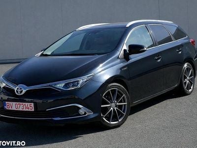 Second-hand Toyota Auris Hybrid Edition-S 136 CP (100 kW) 2016 Culoarenegru Break