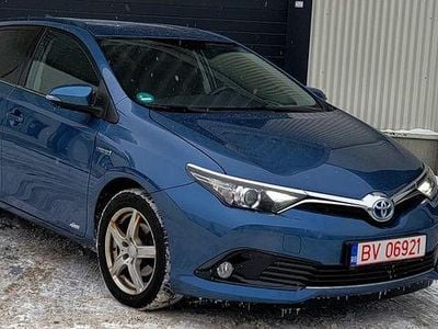 Culoarealbastru Utilizat 2016 Toyota Auris Hybrid Luna Berlinǎ | 10.950 EUR (Preț OK)