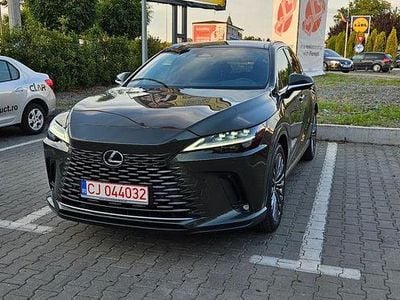 Culoareverde Utilizat 2024 Lexus RX350h Luxury Line SUV | 75.977 EUR