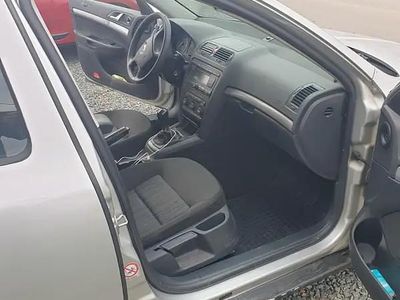 Argintiu Utilizat 2005 Skoda Octavia Break | 2.800 EUR (Puțin scump)