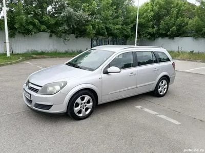 Gri Utilizat 2005 Opel Astra Break | 2.100 EUR (Puțin scump)