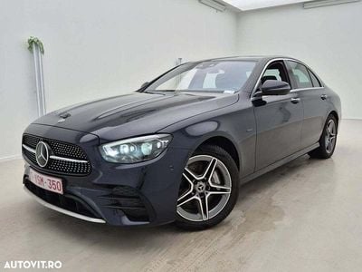 Culoarealbastru Utilizat 2020 Mercedes E300 AMG line Berlinǎ | 38.969 EUR