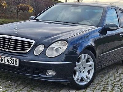 Culoarenegru Utilizat 2004 Mercedes E220 Avantgarde Berlinǎ | 5.450 EUR (Preț OK)