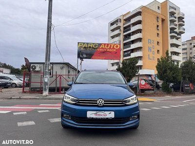 Second-hand VW Touran Comfortline 110 CP (80 kW) 2015 Culoarealbastru Monovolum