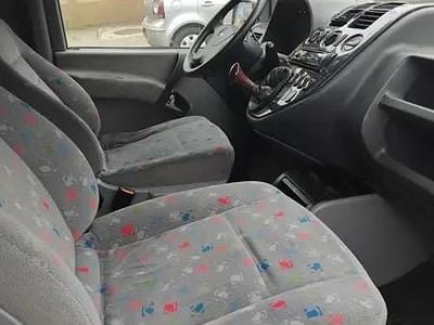Second-hand Mercedes Vito 150 CP (110 kW) 2003 Van