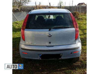 Second-hand Fiat Punto 60 CP (44 kW) 2004 Albastru Hatchback
