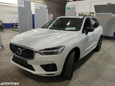 Culoarealb Utilizat 2020 Volvo XC60 R-Design SUV | 31.890 EUR (Preț OK)
