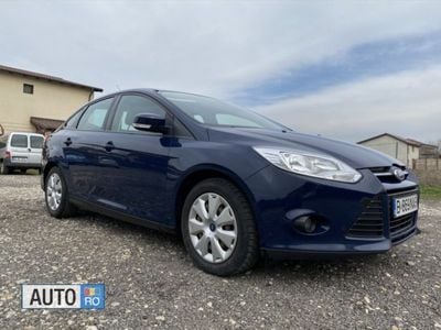 Second-hand Ford Focus 100 CP (73 kW) 2013 Albastru Berlinǎ