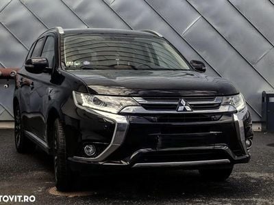 Second-hand Mitsubishi Outlander P-HEV Plus 121 CP (88 kW) 2016 Culoarenegru SUV