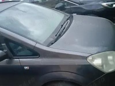 Second-hand Opel Zafira 110 CP (80 kW) 2009 Gri Monovolum