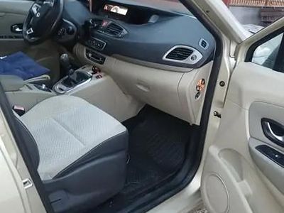 Second-hand 2011 Renault Scénic III Monovolum | 3.850 EUR (Preț OK)
