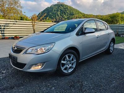 second-hand Opel Astra 1.7cdti 125cp 6+1 viteze an 2011 Euro 5