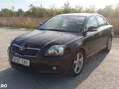 second-hand Toyota Avensis 2.2 D-4D Business