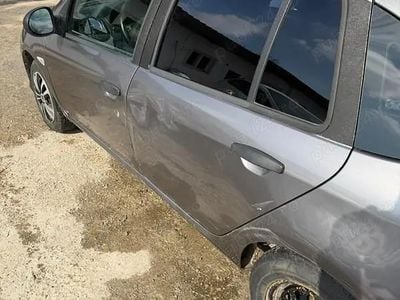 Second-hand Renault Symbol II 75 CP (55 kW) 2011 Berlinǎ