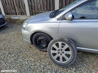 second-hand Toyota Avensis 1.6 Sedan Luna