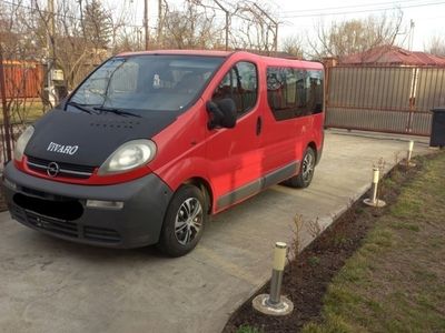 second-hand Opel Vivaro 1.9, cu 9 locuri