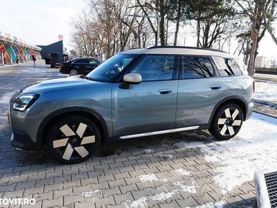 Second-hand Mini Countryman Favoured 170 CP (125 kW) 2024 Culoareverde SUV
