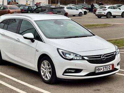 Second-hand Opel Astra Innovation 136 CP (100 kW) 2018 Culoarealb Break