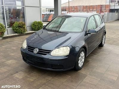 Culoareverde Utilizat 2006 VW Golf V Comfortline Berlinǎ | 2.999 EUR (Preț OK)