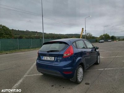 Second-hand Ford Fiesta Titanium 82 CP (60 kW) 2009 Culoarealbastru Hatchback