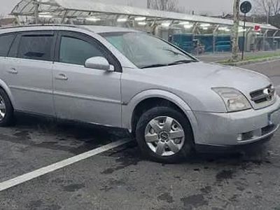 Gri Utilizat 2004 Opel Vectra Break | 1.800 EUR (Puțin scump)