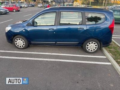 Second-hand Dacia Lodgy 90 CP (66 kW) 2016 Albastru Monovolum
