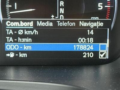 Culoarealbastru Utilizat 2017 Volvo S90 Inscription Berlinǎ | 20.500 EUR (Puțin scump)