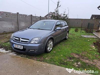 Second-hand 2005 Opel Signum Hatchback | 1.750 EUR