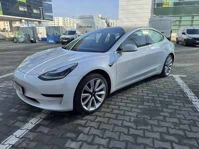 Second-hand Tesla Model 3 Standard Range 239 kW (325 CP) 2020 Berlinǎ