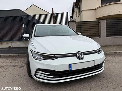 Second-hand VW Golf VIII 110 CP (80 kW) 2022 Culoarealb Hatchback