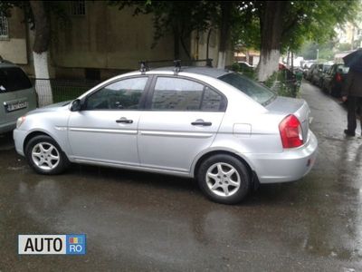 second-hand Hyundai Accent BENZINA