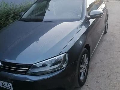 Second-hand VW Jetta 105 CP (77 kW) 2011 Berlinǎ