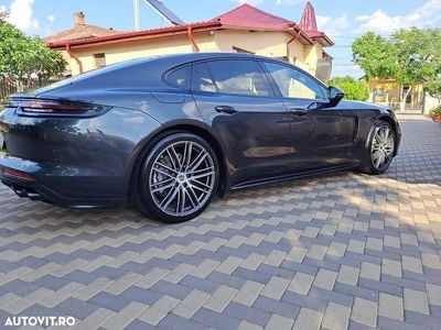 Porsche Panamera 4