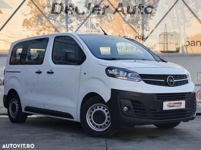 Second-hand Opel Vivaro 120 CP (88 kW) 2021 Culoarealb Monovolum