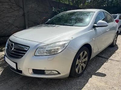 Second-hand Opel Insignia Cosmo 130 CP (95 kW) 2010 Argintiu Berlinǎ