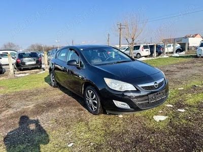 Second-hand Opel Astra 101 CP (74 kW) 2011 Hatchback
