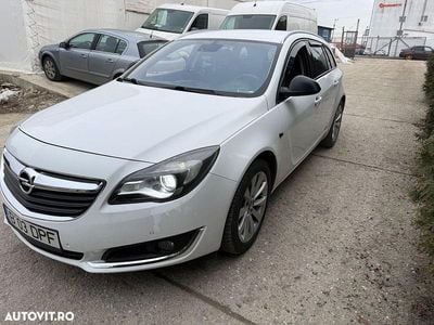 Second-hand Opel Insignia 163 CP (119 kW) 2015 Culoarealb Break