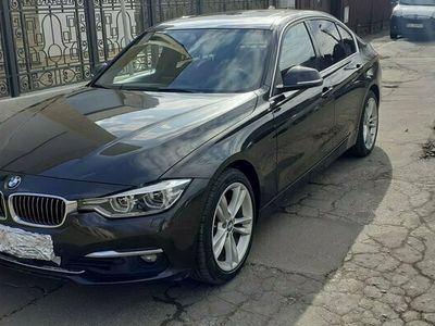 Second-hand BMW 320 Sport Line 181 CP (133 kW) 2017 Maro Berlinǎ