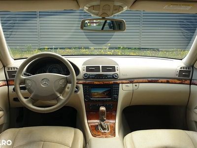 Negru Utilizat 2006 Mercedes E280 Berlinǎ | 8.800 EUR