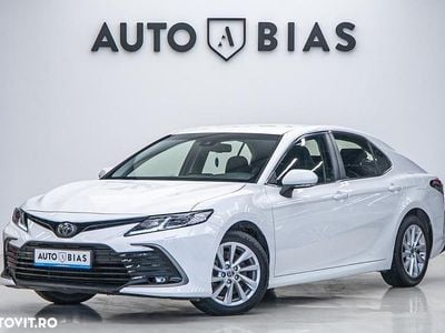 Culoarenegru Second-hand 2022 Toyota Camry Executive Berlinǎ | 25.990 EUR (Preț bun)