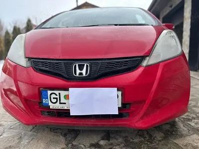 Second-hand Honda Jazz 73 CP (53 kW) 2012 Rosu Hatchback