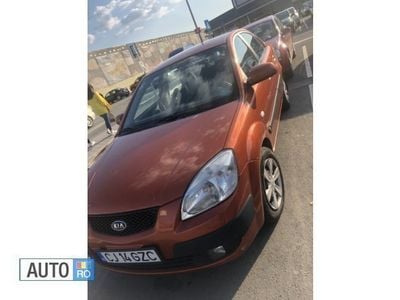 Second-hand Kia Rio 110 CP (80 kW) 2006 Portocaliu Berlinǎ