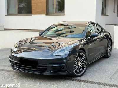 Porsche Panamera 4