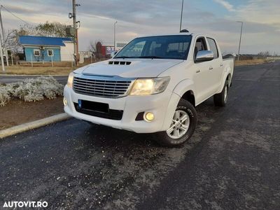 second-hand Toyota HiLux 4x4 Cabina Dubla Comfort