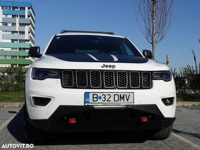 Second-hand Jeep Grand Cherokee Trailhawk 250 CP (183 kW) 2017 Culoarealb SUV